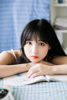 刘雨欣晒女儿照片